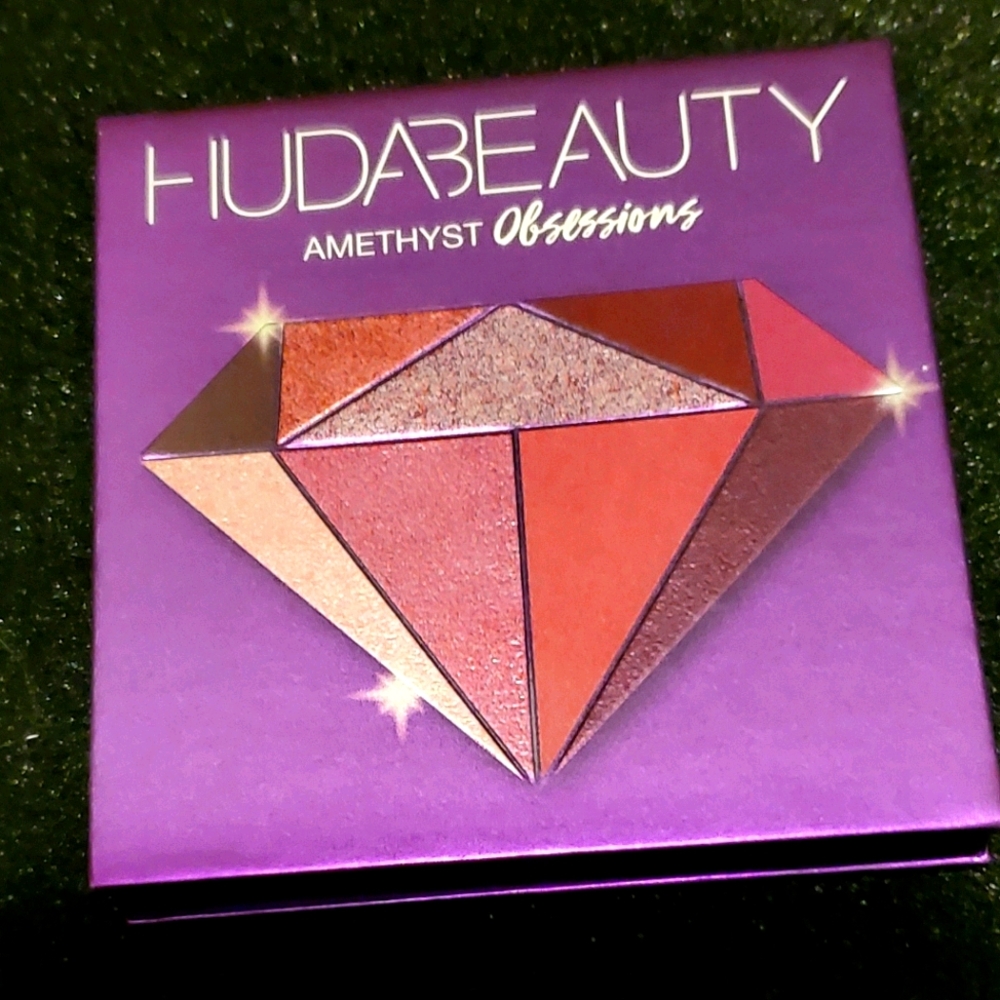 NEW Huda Beauty Eyeshadow Palette